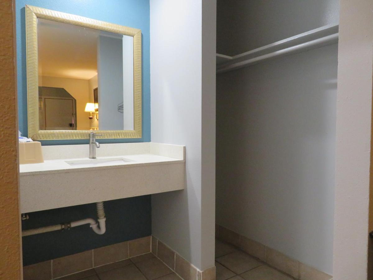 Travel Inn Beaumont Extérieur photo